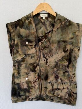UMGEE Women’s Small Cargo Pocket Green Tie Dye Camouflage Vest